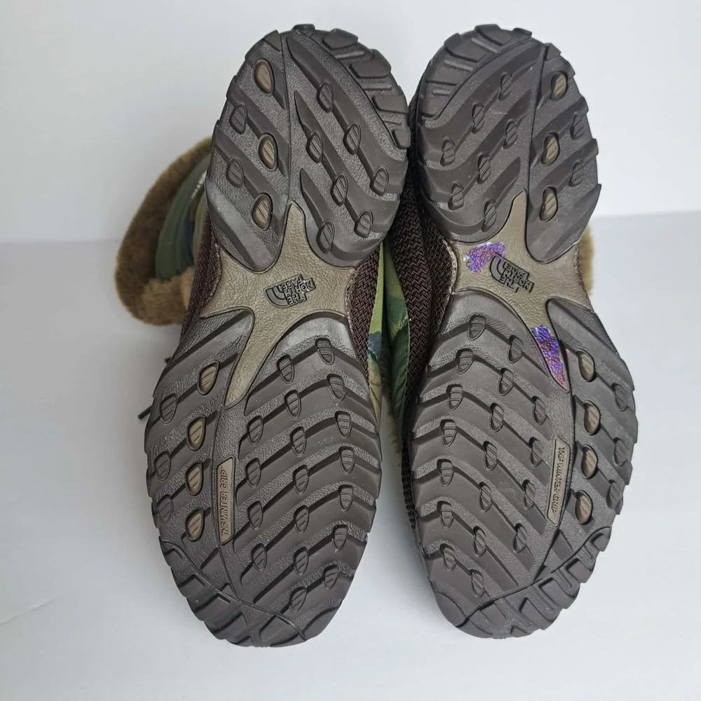 The North Face Women's Boots Camo Goose Down Winter/Snow Boots  Size 7